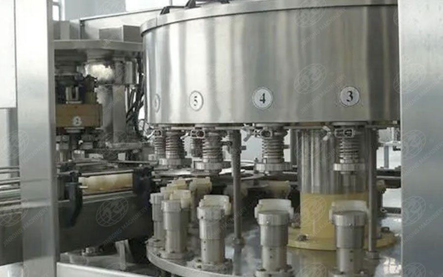 易拉罐灌裝機(jī) 易拉罐灌裝機(jī)